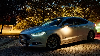Ford научил фары адаптировать освещение с учетом дорожных знаков и разметки
